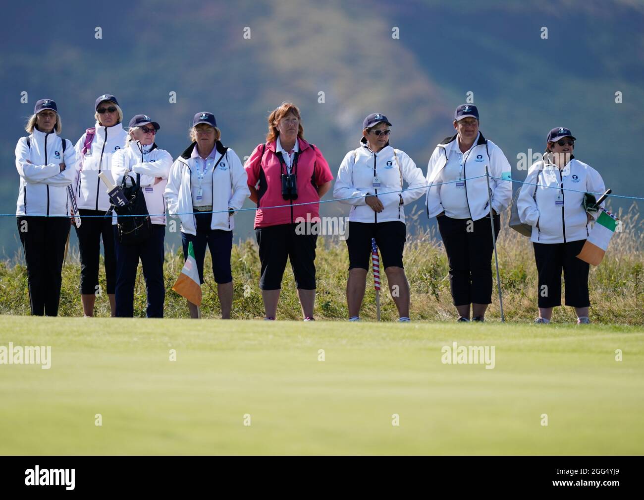 Allgemeine Ansicht der freiwilligen Stewards im Conwy Golf Club während des Curtis Cup Day 3 2021 - Singles im Conwy Golf Club, Conwy, Wales am Samstag, August Stockfoto