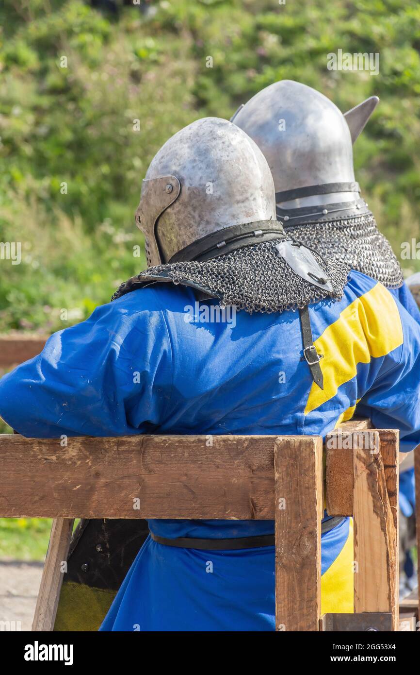 Mittelalterliche Kampfsportkämpfer beim Medieval Festival 2021 in Hämeenlinna Finnland Stockfoto