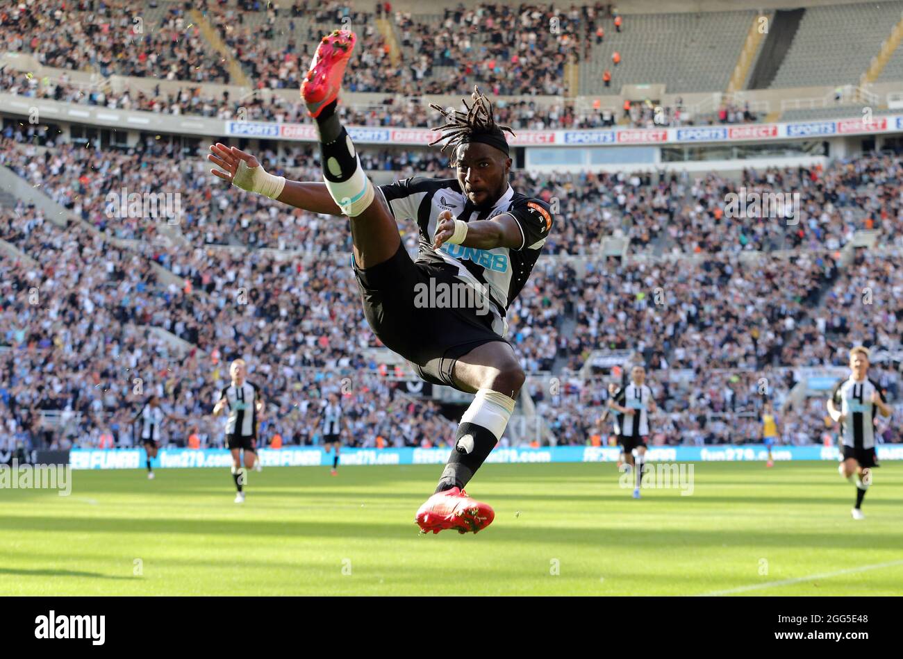 ALLAN SAINT-MAXIMIN FEIERT DAS SPÄTE TOR, NEWCASTLE UNITED FC V SOUTHAMPTON FC, 2021 Stockfoto