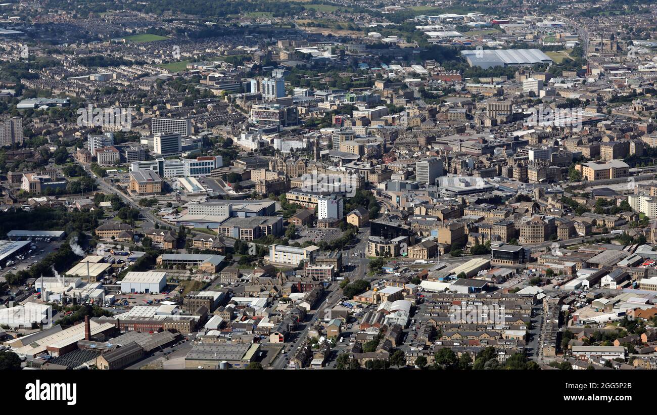 Luftaufnahme des Stadtzentrums von Bradford, das aus dem Südosten aufgenommen wurde Stockfoto
