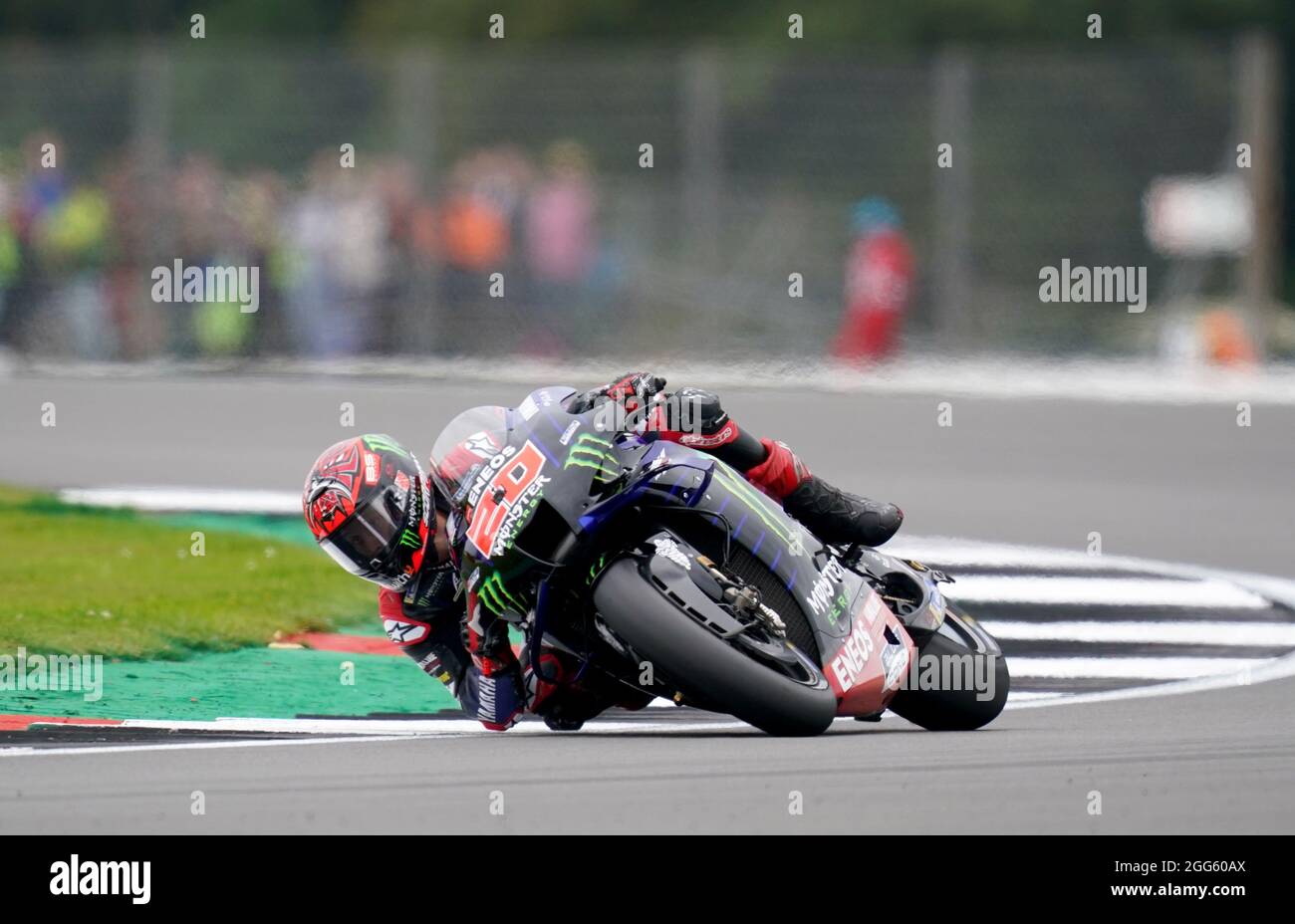 Fabio Quartararo von Monster Energy Yamaha während des Monster Energy British Grand Prix MotoGP Renntages in Silverstone, Towcester. Bilddatum: Sonntag, 29. August 2021. Stockfoto