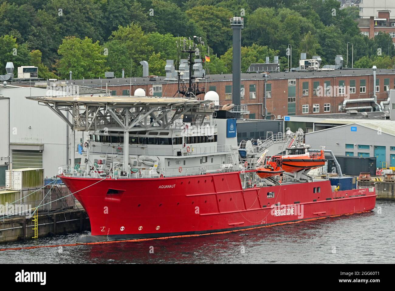 Das U-Boot-Standbyschiff AQUANAUT vertäut auf der TKMS-Werft in Kiel Stockfoto