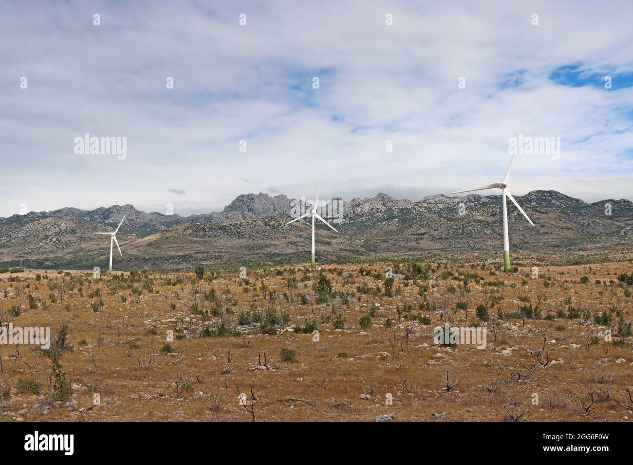 Windturbinen, Windpark, in der Nähe von Velebit Region Karst, windige Gegend von Kroatien Stockfoto