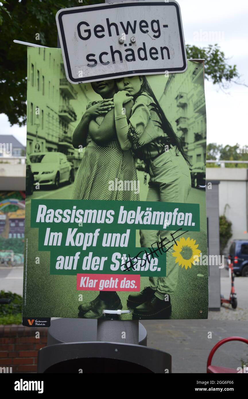 Wahlplakat der Allianz 90/die Grünen am Dürerplatz in Schöneberg, Berlin - 22. August 2021. Stockfoto