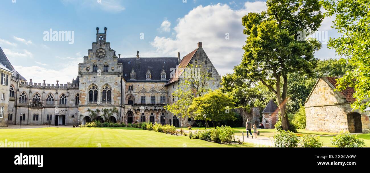 Bad Bentheim, Deutschland - 25. August 2021: Überblick über Schloss Bentheim in Nordrinen Westfalen in Deutschland, größtes Bergschloss im Nordwesten Deutschlands, Stockfoto