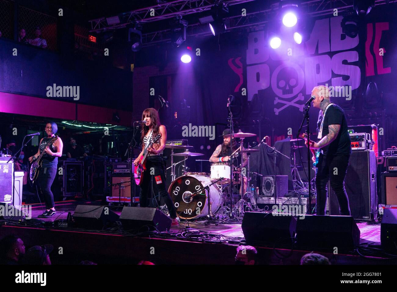 FORT LAUDERDALE, FL, USA. August 2021. Die Bombpops treten am 28. August 2021 bei Revolution Live in Fort Lauderdale, Florida, auf. Quelle: Mpi140/Media Punch/Alamy Live News Stockfoto