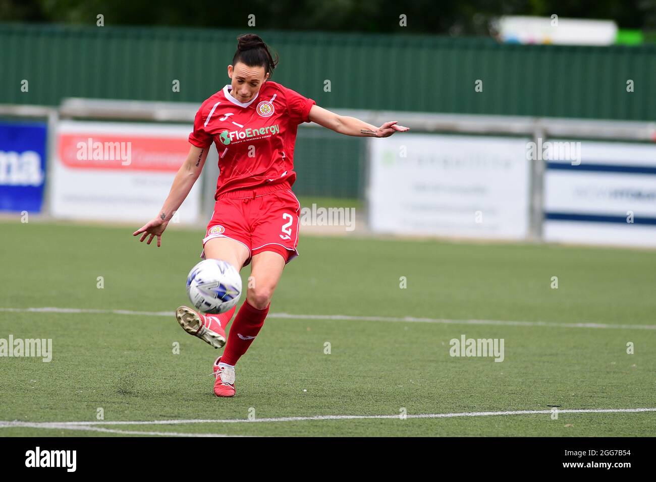 Davina Smith ( 2 harlow) während der Eastern Region National League zwischen Harlow Town und Cambridge United in der Harlow Arena-Harlow-England Stockfoto