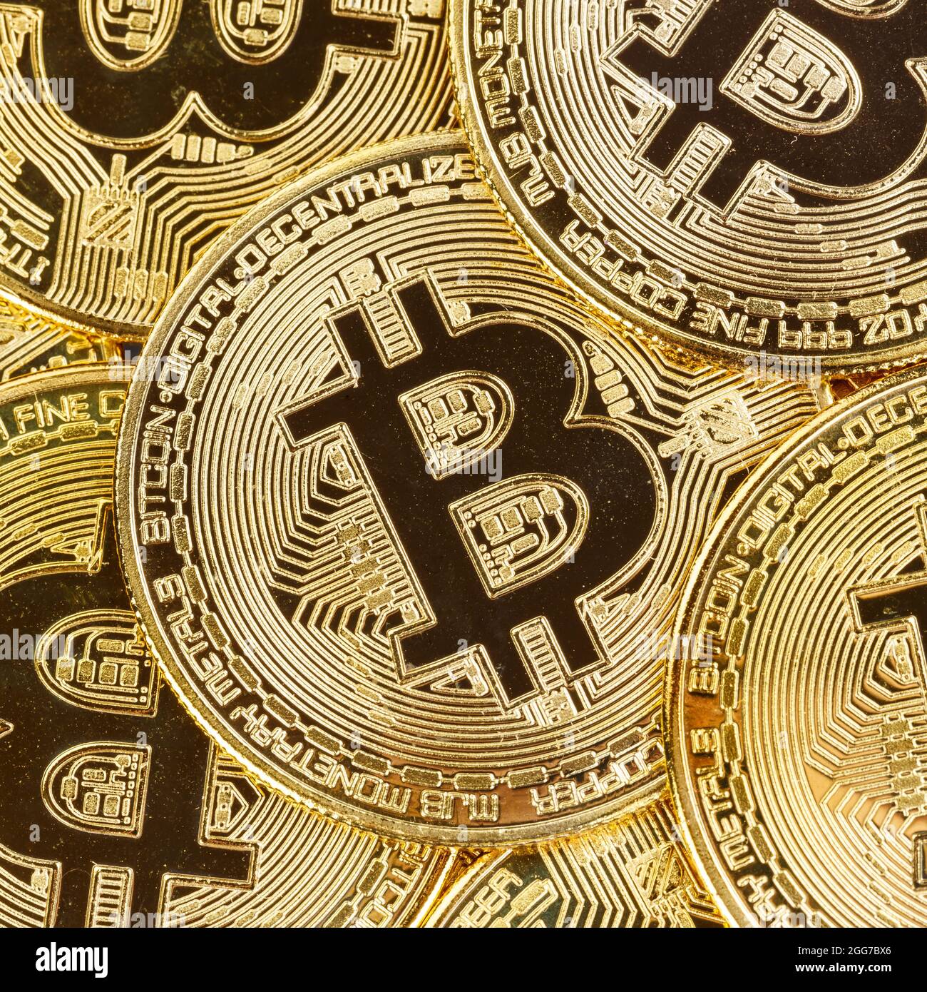 Bitcoin Krypto Währung online bezahlen digitales Geld Kryptowährung Geschäft Finanziert quadratische Bit-Münze Stockfoto