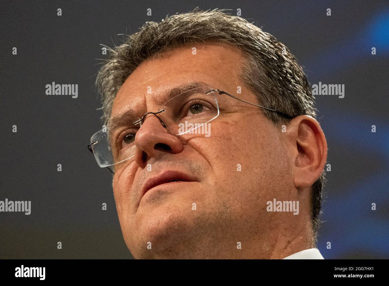 Maros Sefcovic (Vizepräsident), Interinstitutionelle Beziehungen und Zukunftsfähigkeit der Europäischen Union bei einer Pressekonferenz zu einem hochrangigen Treffen der europäischen Batterieallianz. Brüssel. Stockfoto