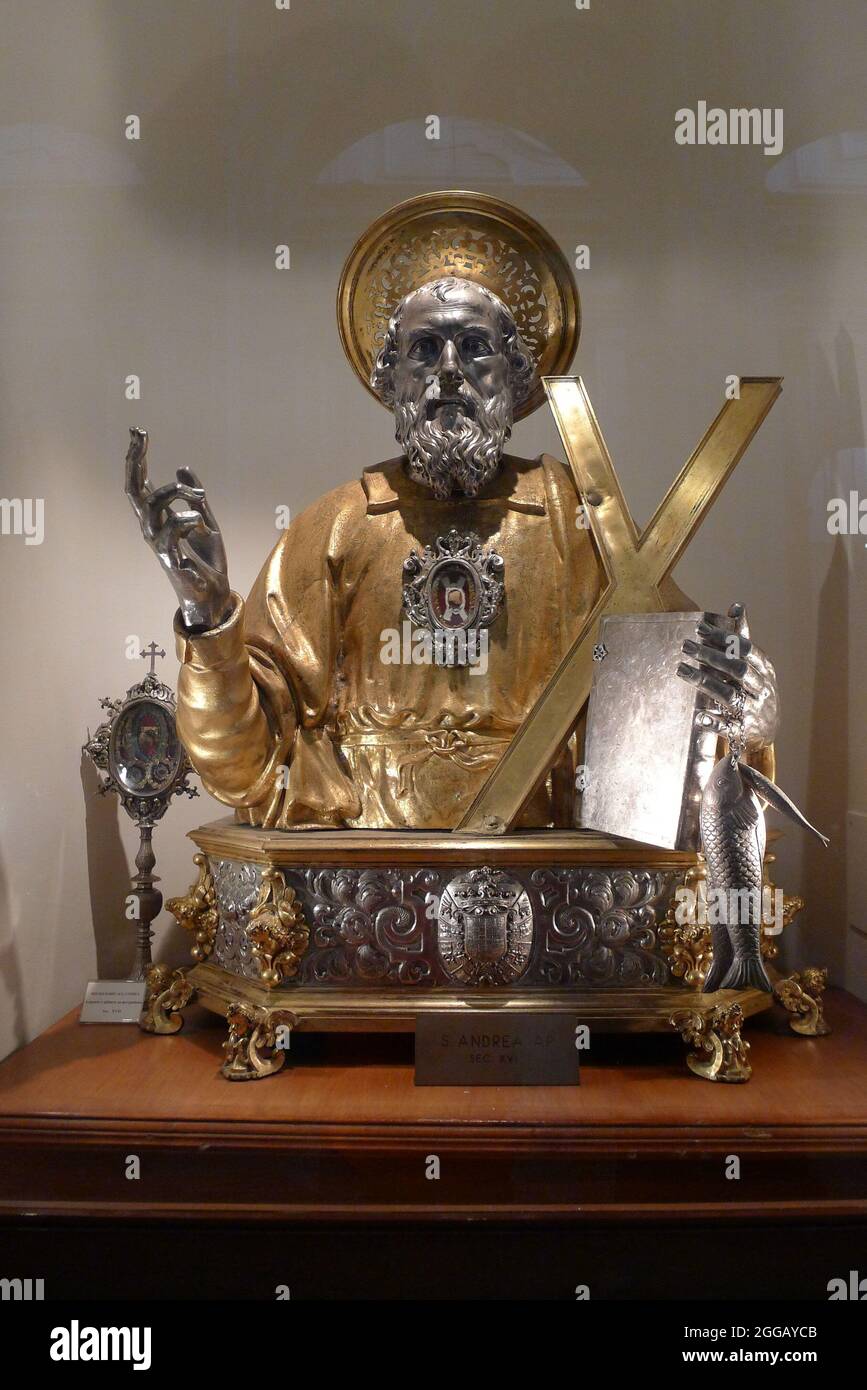 Goldener St. Andrew Reliquiar in der Kathedrale von Amalfi an der Piazza del Duomo in Amalfi Kampanien Italien Stockfoto