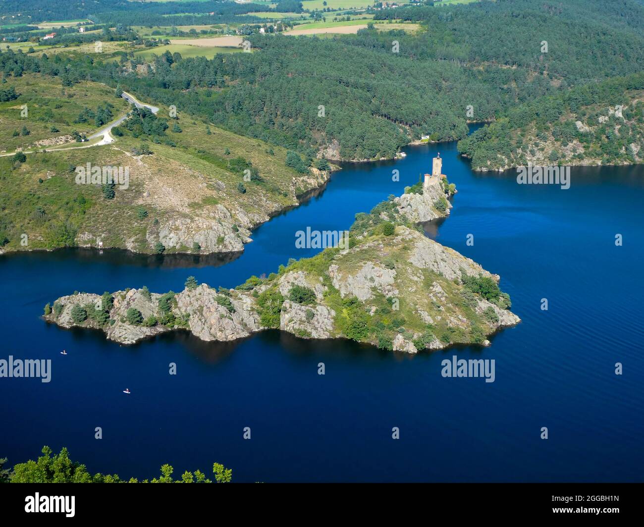 Ile de Grangent und Chateau de Grangent angesehen von Schloss d'Essalois in der Nähe von Saint-Etienne, Frankreich Stockfoto