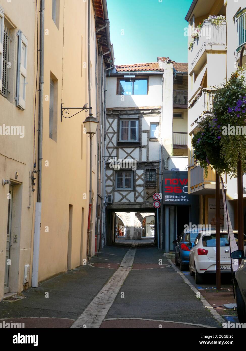 Mittelalterliches Gebäude in Montbrison im Département Loire von Frankreich Stockfoto