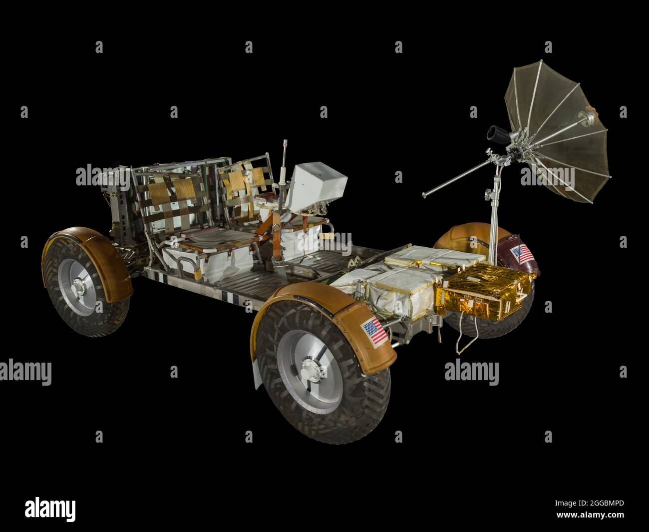 Das Lunar Roving Vehicle (LRV) war ein batteriebetriebener „Dünenbuggy“, der auf den Apollo-Missionen 15, 16 und 17 zum Mond gebracht wurde. Das LRV wurde auf der Abstiegsstufe der Mondlandefähre verstaut und bei der Ankunft an der Mondoberfläche eingesetzt. Der LRV wurde mit einem "Stick" des Raumschiffs und nicht mit einem Lenkrad betrieben und konnte sich vorwärts und rückwärts bewegen. Neben den Flugfahrzeugen stellte Boeing acht Non-Flight-Einheiten für Entwicklung und Test her. Eine, die „Qualification Test Unit“, war eine sehr genaue Nachbildung der Einheiten, die geflogen sind. Mit speziellen Prüfkammern, engin Stockfoto