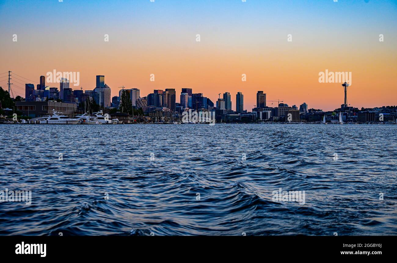 Blick auf die Skyline von Seattle vom Lake Union Stockfoto