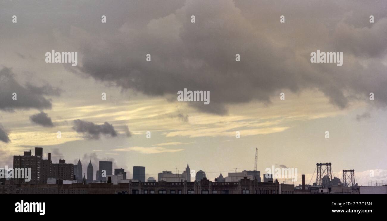 Blick auf Lower Manhattan am Morgen nach 9/11. Stockfoto