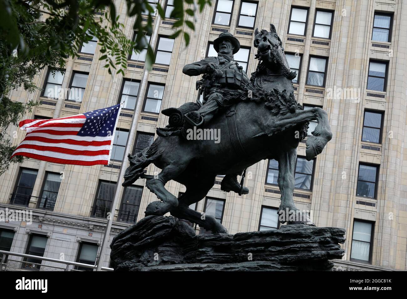 Das America's Response Monument, mit dem Untertitel De Oppresso Liber, eine  Statue zum Gedenken an Special Operations Forces, die während der ersten  Phasen des Afghanistan-Krieges gekämpft haben, ist in der Nähe des