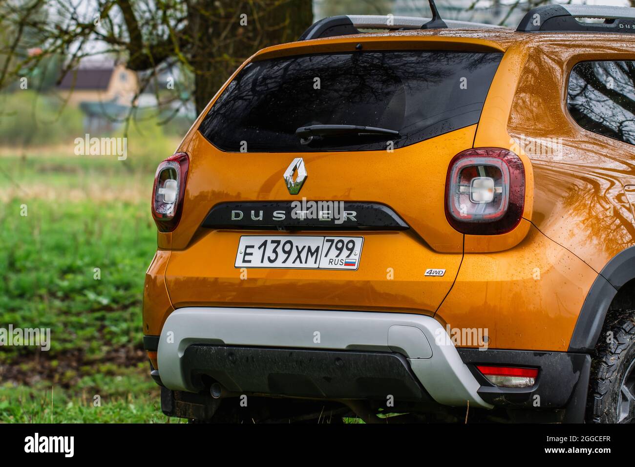 MOSKAU, RUSSLAND - 08. MAI 2021 Renault Duster zweite Generation Detailansicht. Nahaufnahme der Heckklappe und der modernen Rückleuchten von außen. Stockfoto