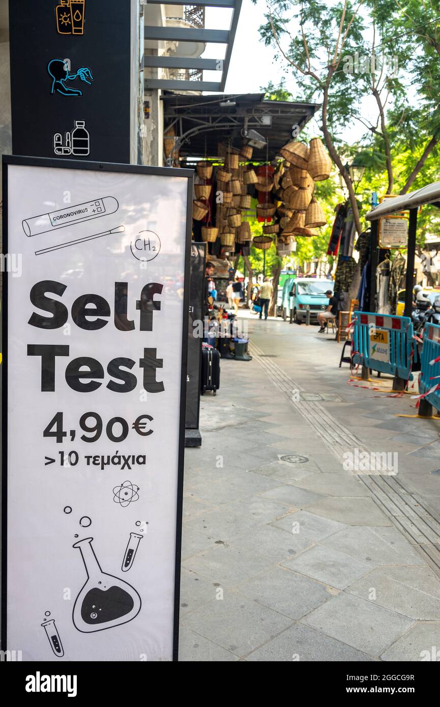Unterschreiben Sie für den COVID-Selbsttest Stockfoto