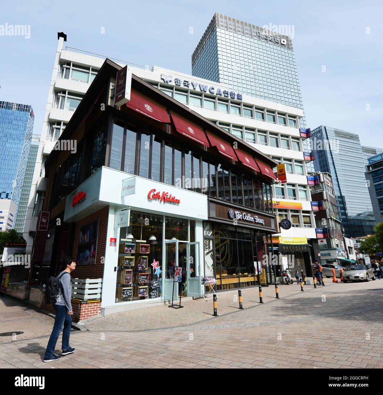 Wechselnde Skyline im Einkaufsviertel Myeongdong in Seoul, Südkorea. Stockfoto