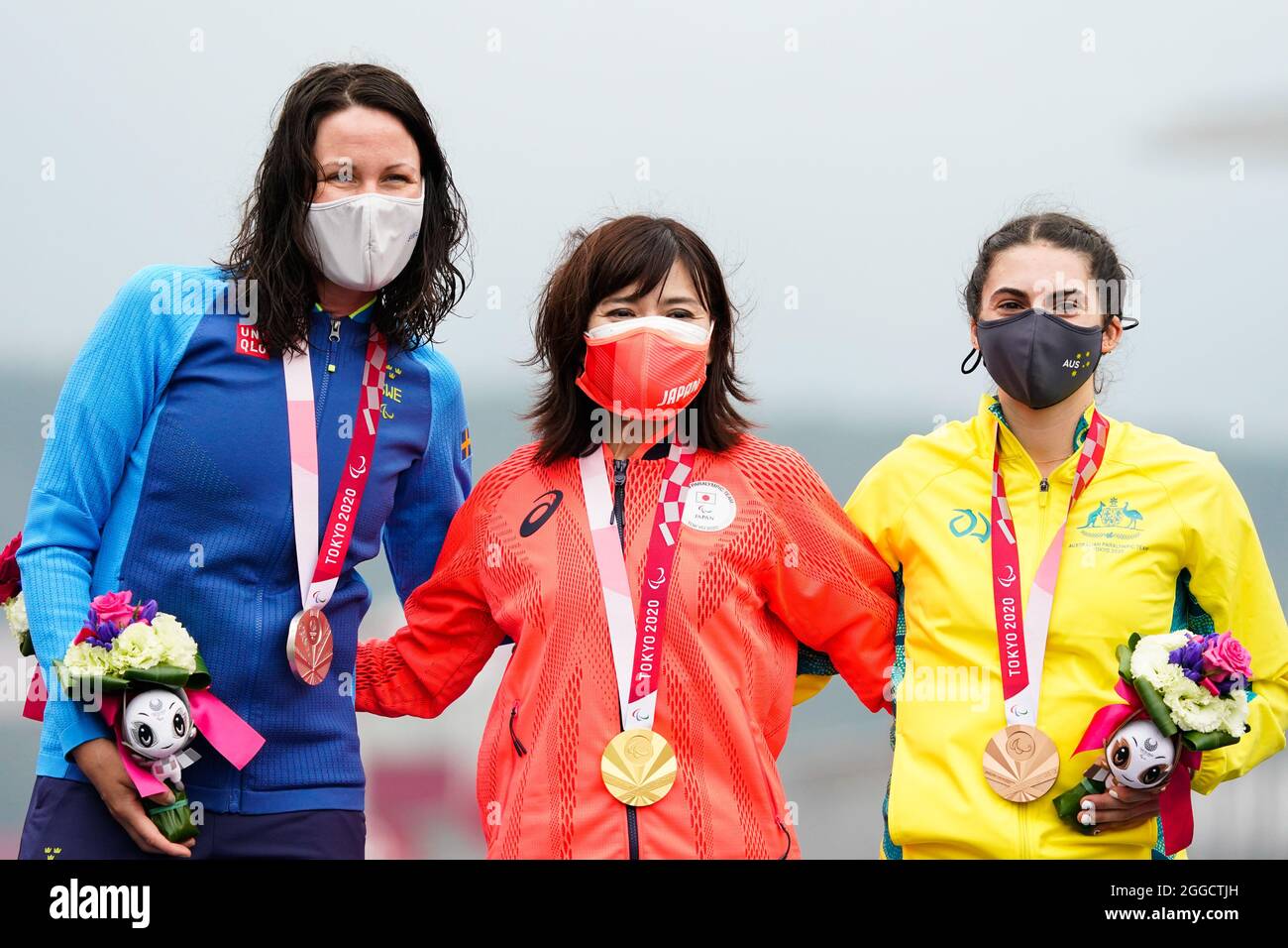 Japan. August 2021. Oyama Japan. August 2021. (L-R) Anna BECK (SWE), Keiko Sugiura (JPN), Paige GRECO (AUS), 31. AUGUST 2021 - Cycling Road : die C1-3-Zeitfahren-Medaille der Frauen auf dem Fuji International Speedway während der Paralympischen Spiele in Tokio 2020 in Oyama Japan. Quelle: SportsPressJP/AFLO/Alamy Live News Stockfoto