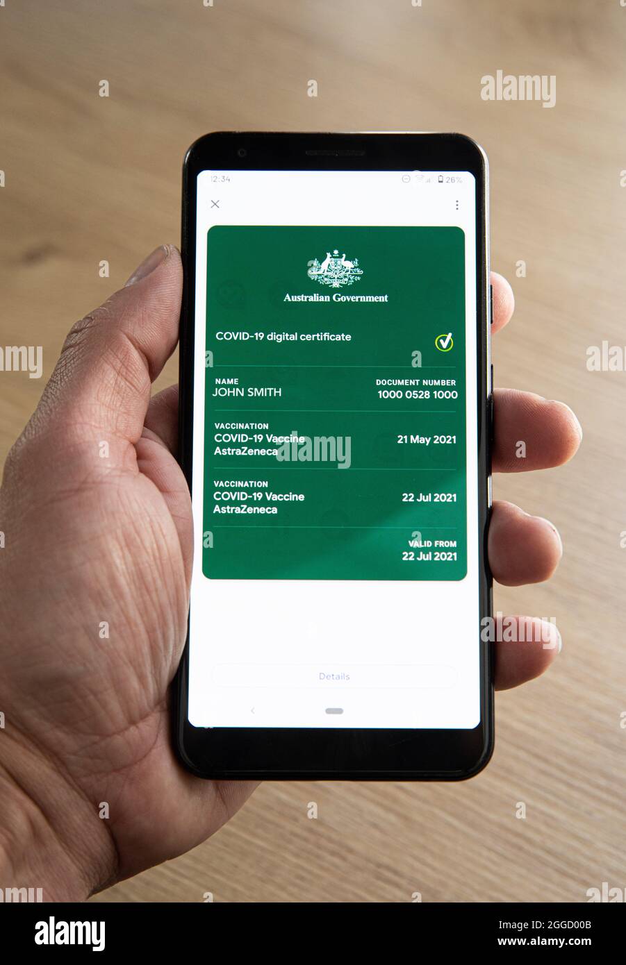 Der australische digitale Covid-19-Impfpass, der auf einem Telefon angezeigt wird. (Name und Nummer wurden auf diesem Bild geändert) Stockfoto