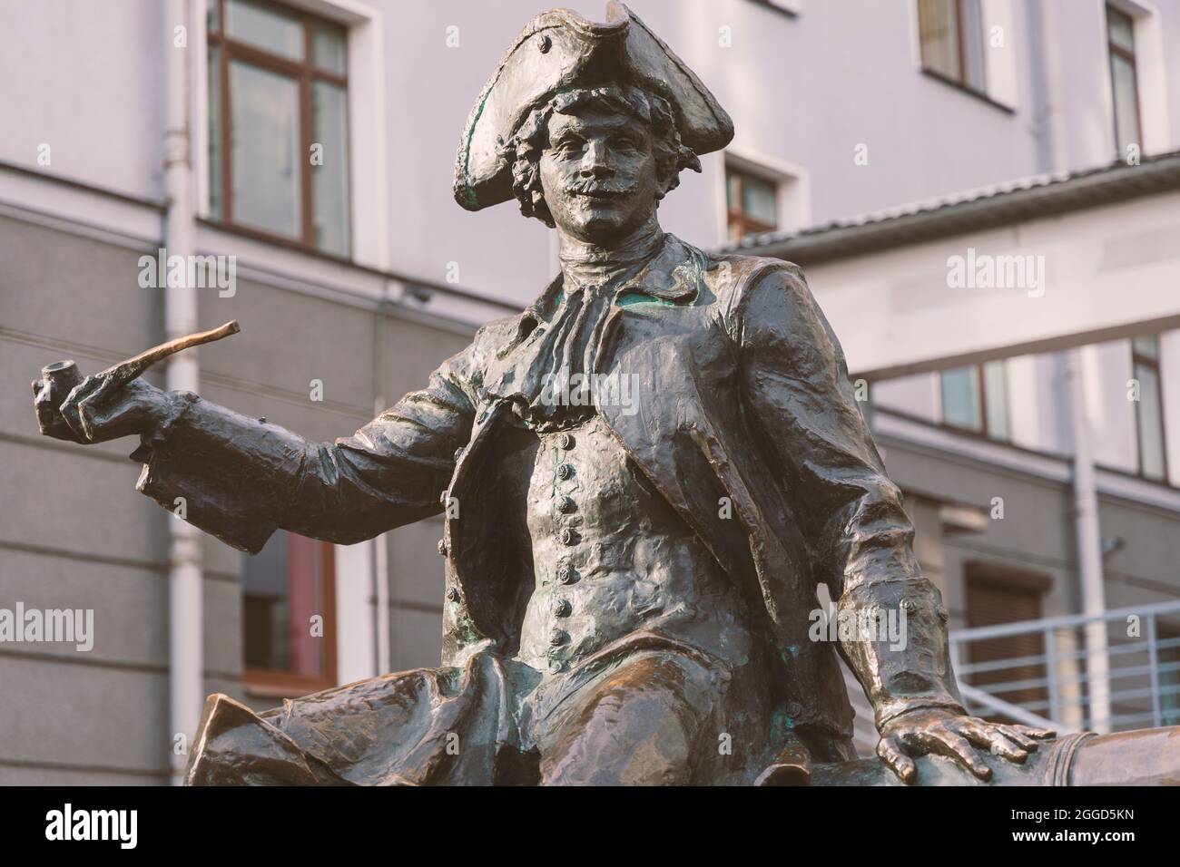Sankt Petersburg, Russland - 04. April 2021: Statue des berühmten Vasilij Korchmin, eines Mitarbeiters des russischen Imperators Peter des Großen Stockfoto