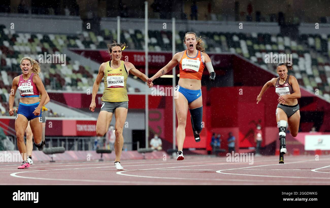 Gewinnt das 200m finale der frauen Fotos und Bildmaterial in hoher