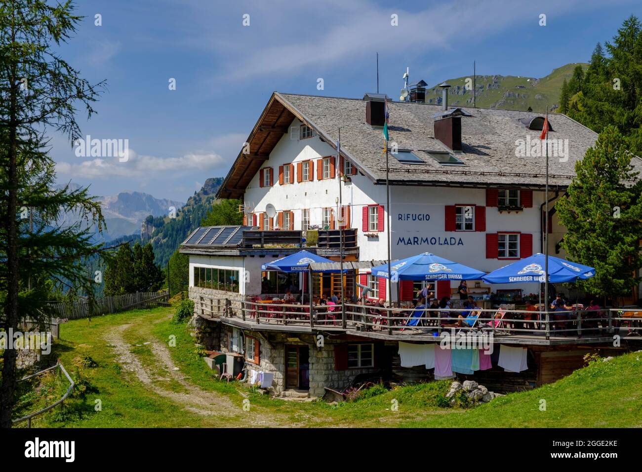 Rifugio Marmolada am Fedaia Pass, Dolomiten, Südtirol, Trentino-Südtirol, Italien Stockfoto