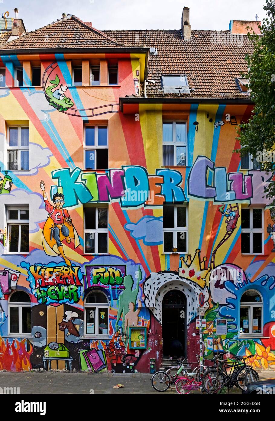 Kinderclub Kiefernstraße, Wohnstraße der linken Alternativszene mit Street Art, Düsseldorf, Nordrhein-Westfalen, Deutschland Stockfoto