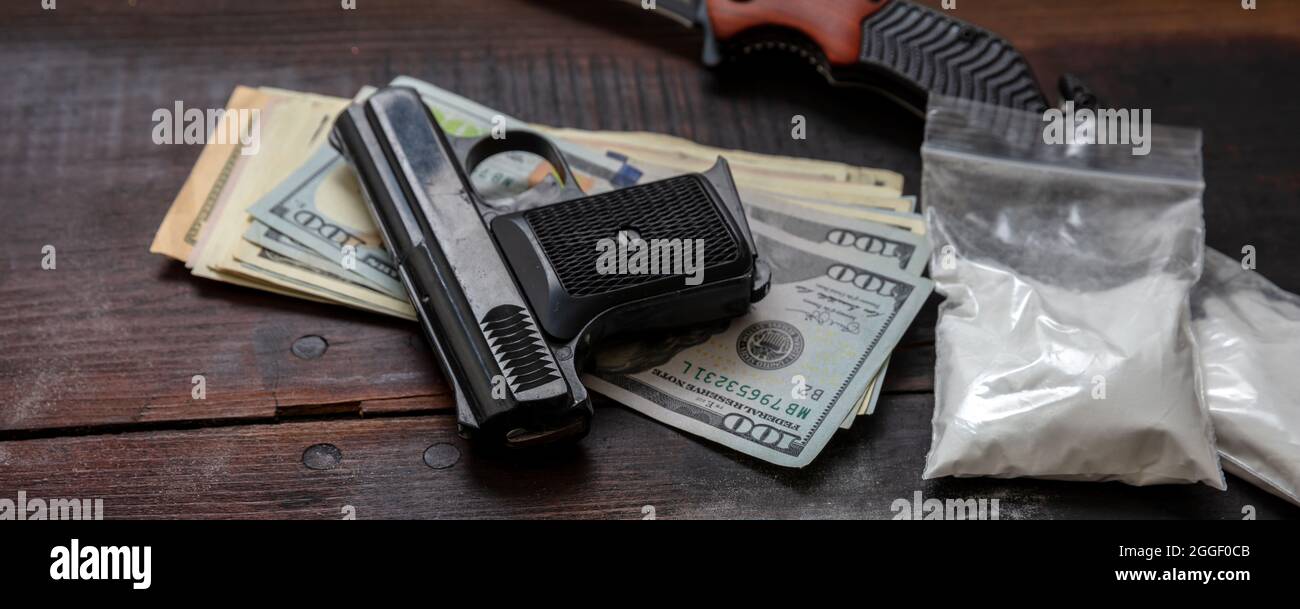 Typische Droge Händler Drogen und Drogenzubehör Stockfotografie - Alamy