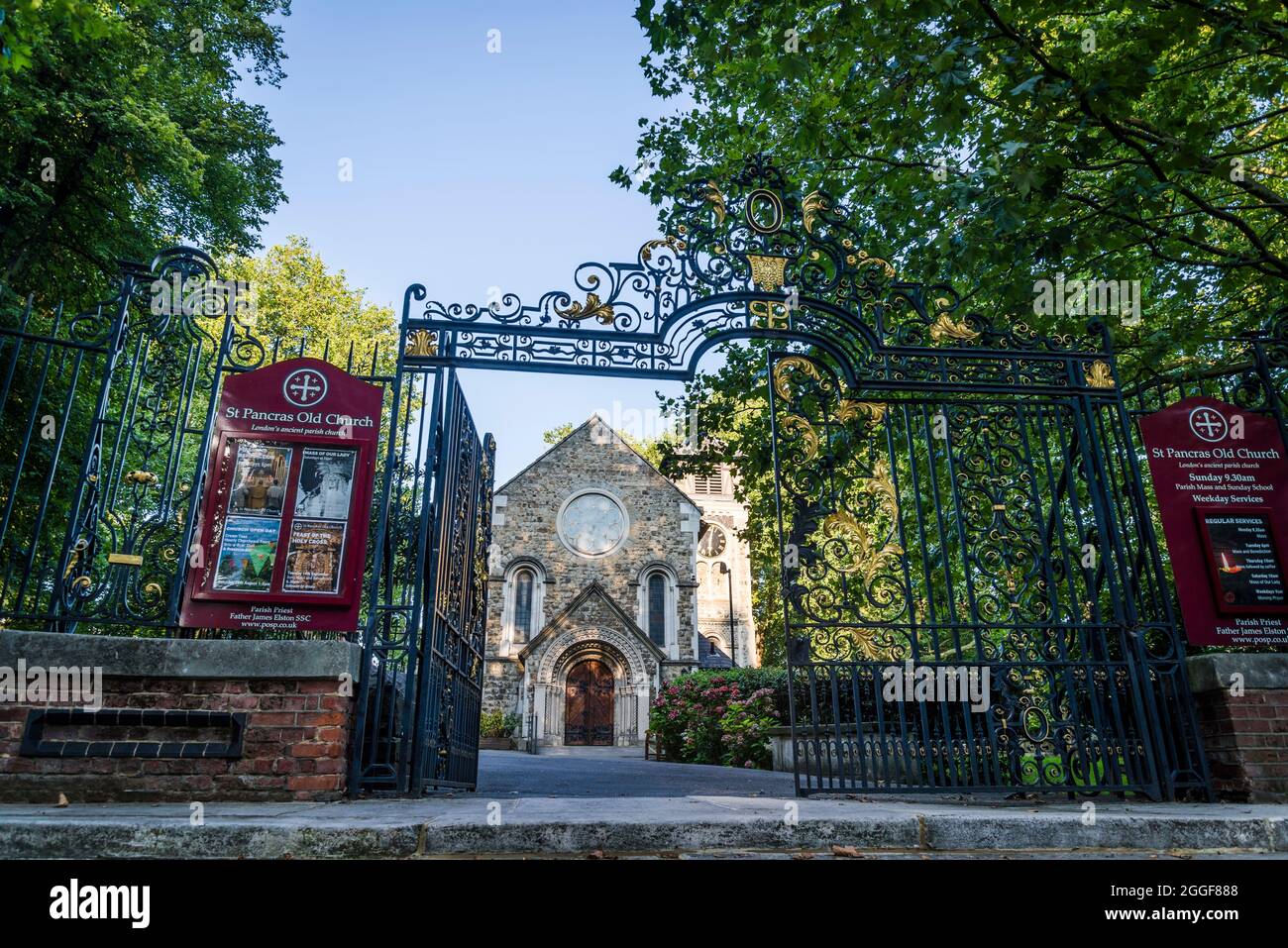 St Pancras Old Church, eine der ältesten christlichen Gotteshäuser in England, London Borough of Camden, London, Großbritannien Stockfoto