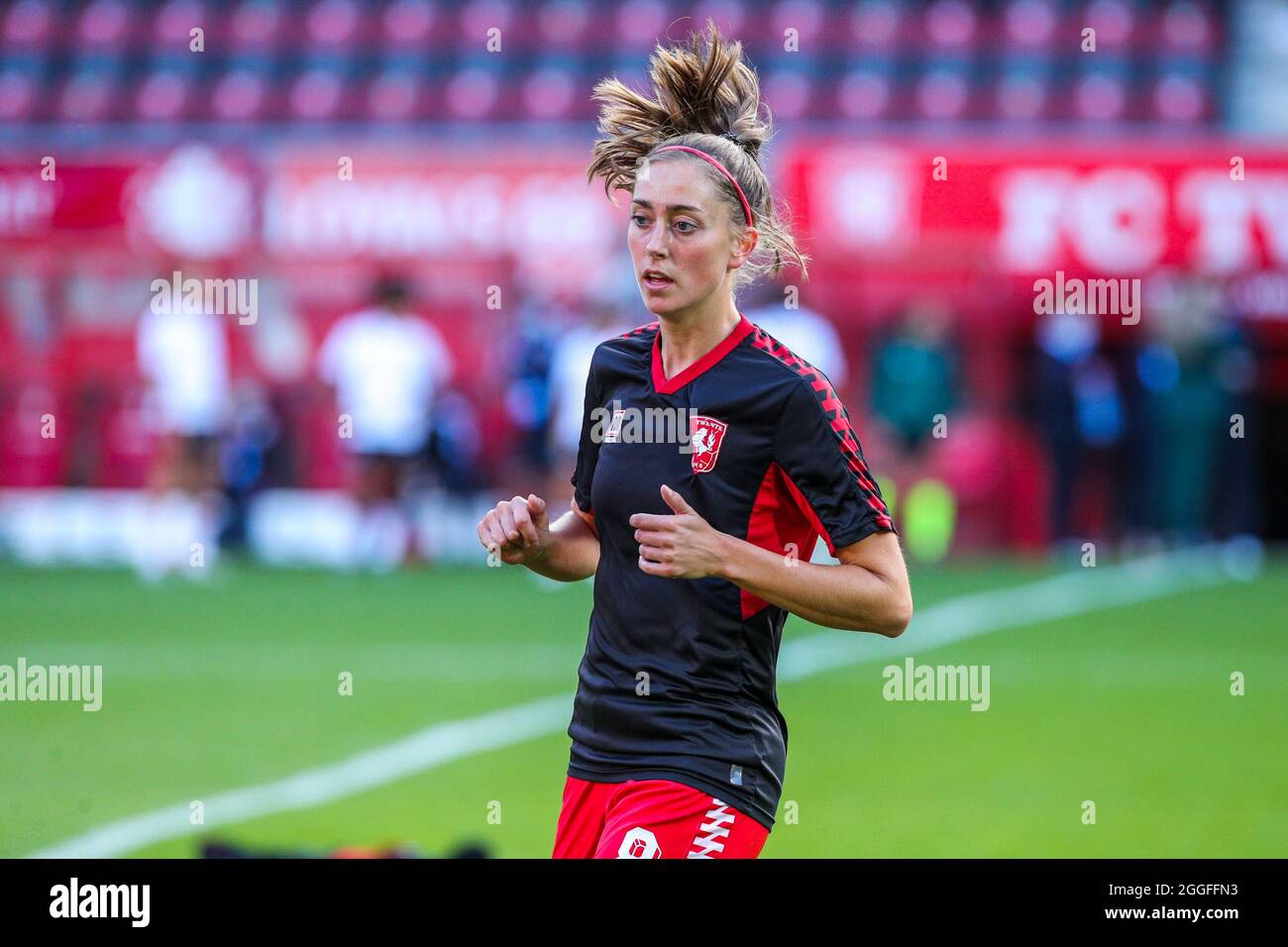 ENSCHEDE, NIEDERLANDE - 31. AUGUST: Suzanne Giesen vom FC Twente während des zweiten Qualifikationsrunden-Spiels der UEFA Women's Champions League 2021/2022 zwischen dem FC Twente und SL Benfica in Grolschveste am 31. August 2021 in Enschede, Niederlande (Foto: Albert ten Hove/Orange Picles) Stockfoto