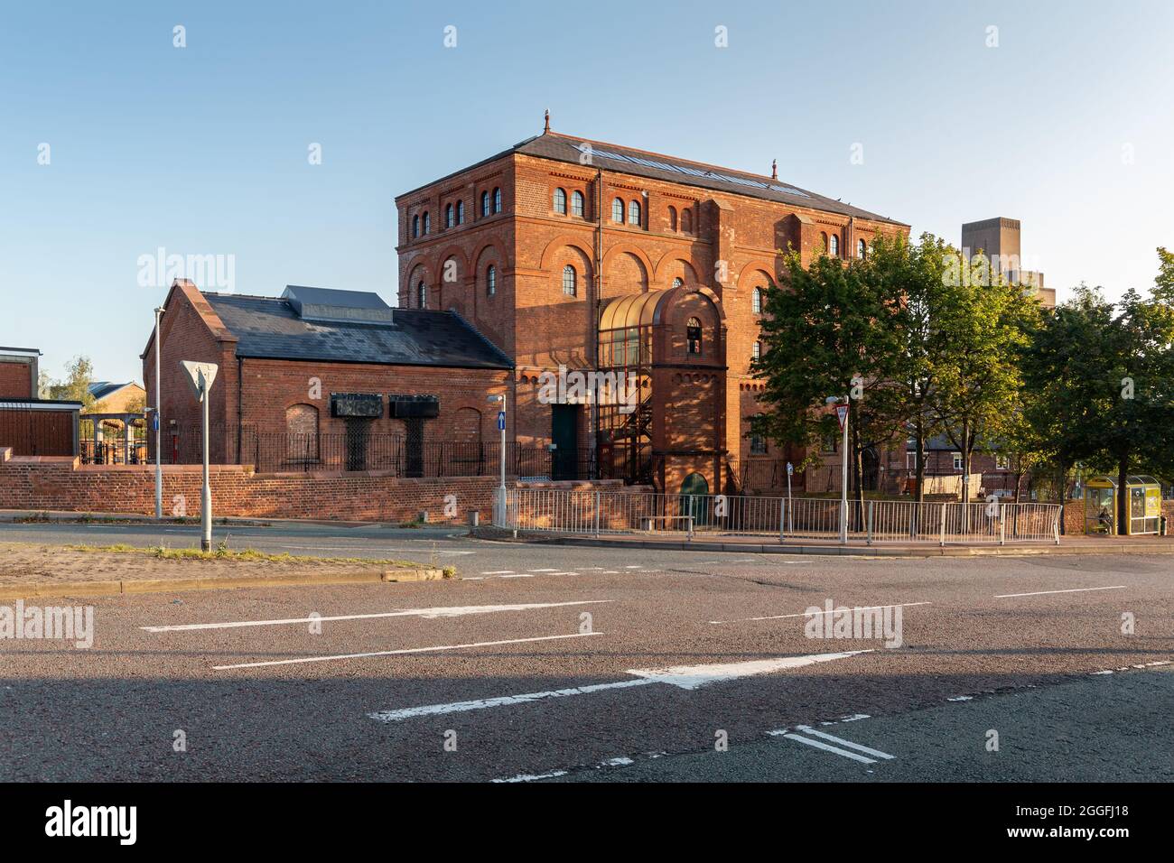 Birkenhead, Großbritannien: Pumpstation Shore Road, entworfen von James Brunlees und Charles Douglas Fox. Ehemaliges Museum, jetzt geschlossen. Stockfoto