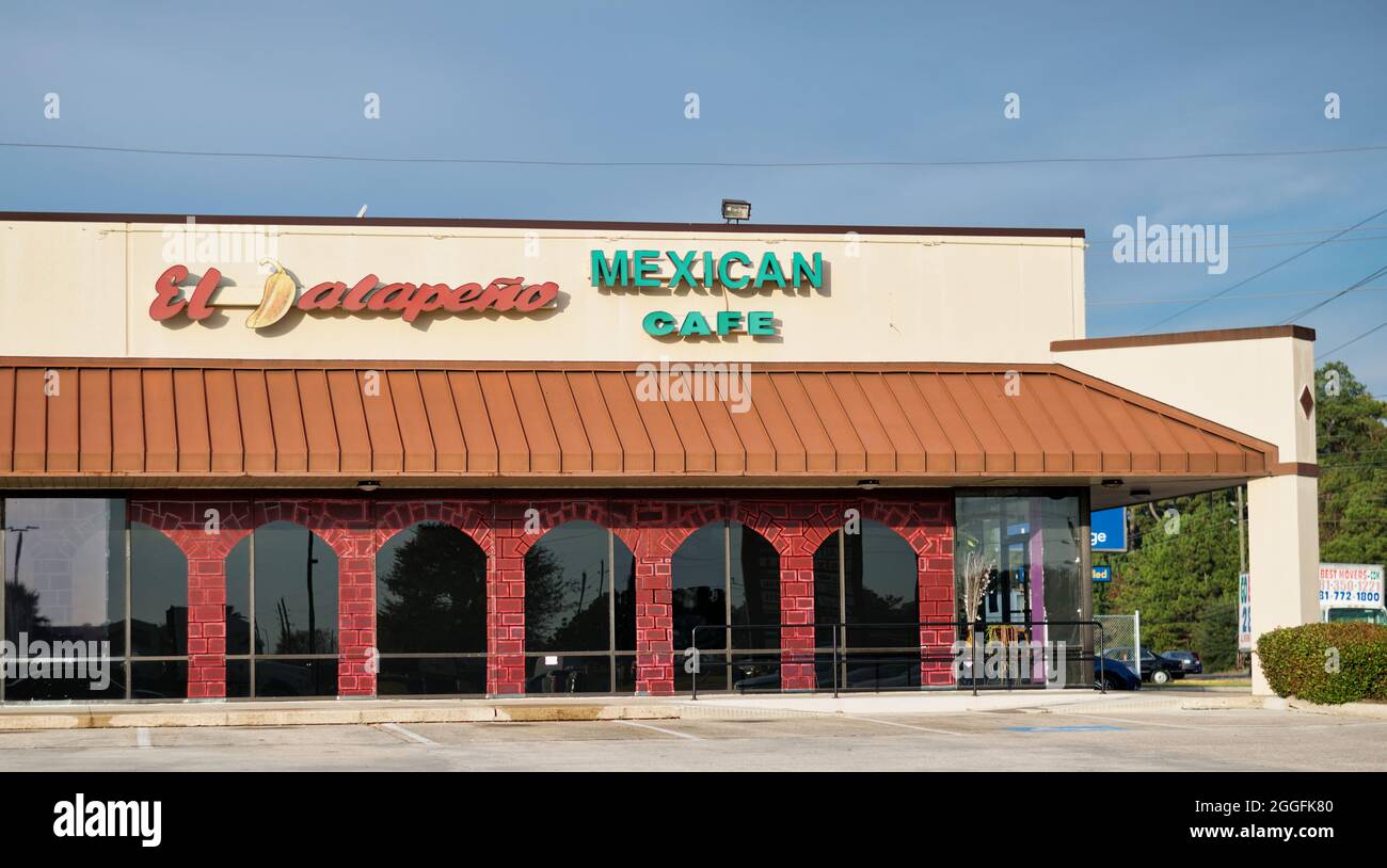 Humble, Texas USA 11-20-2019: El Jalapeno Mexican Cafe Restaurant in Humble, TX. Tex-Mex-Geschäft an der FM 1960 in Humble, Texas. Gegründet 2004. Stockfoto