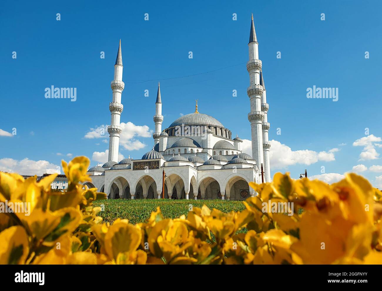 Melike hatun camii Fotos und Bildmaterial in hoher Auflösung Alamy