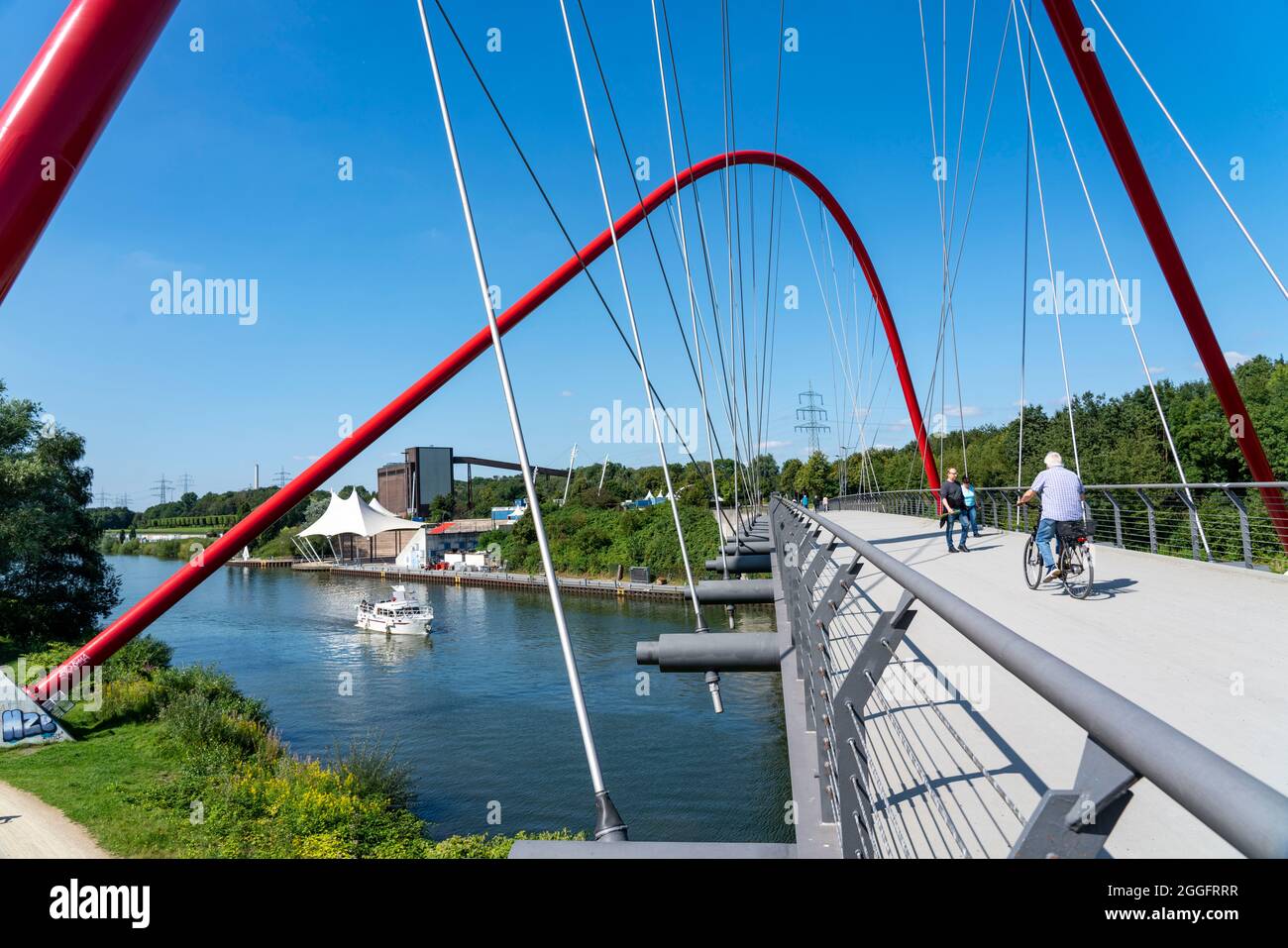 Der Nordsternpark, ehemaliger Standort der Nordstern-Kolonie, Doppelbogenbrücke über den Rhein-Herne-Kanal in Gelsenkirchen, NRW, Deutschland, Stockfoto