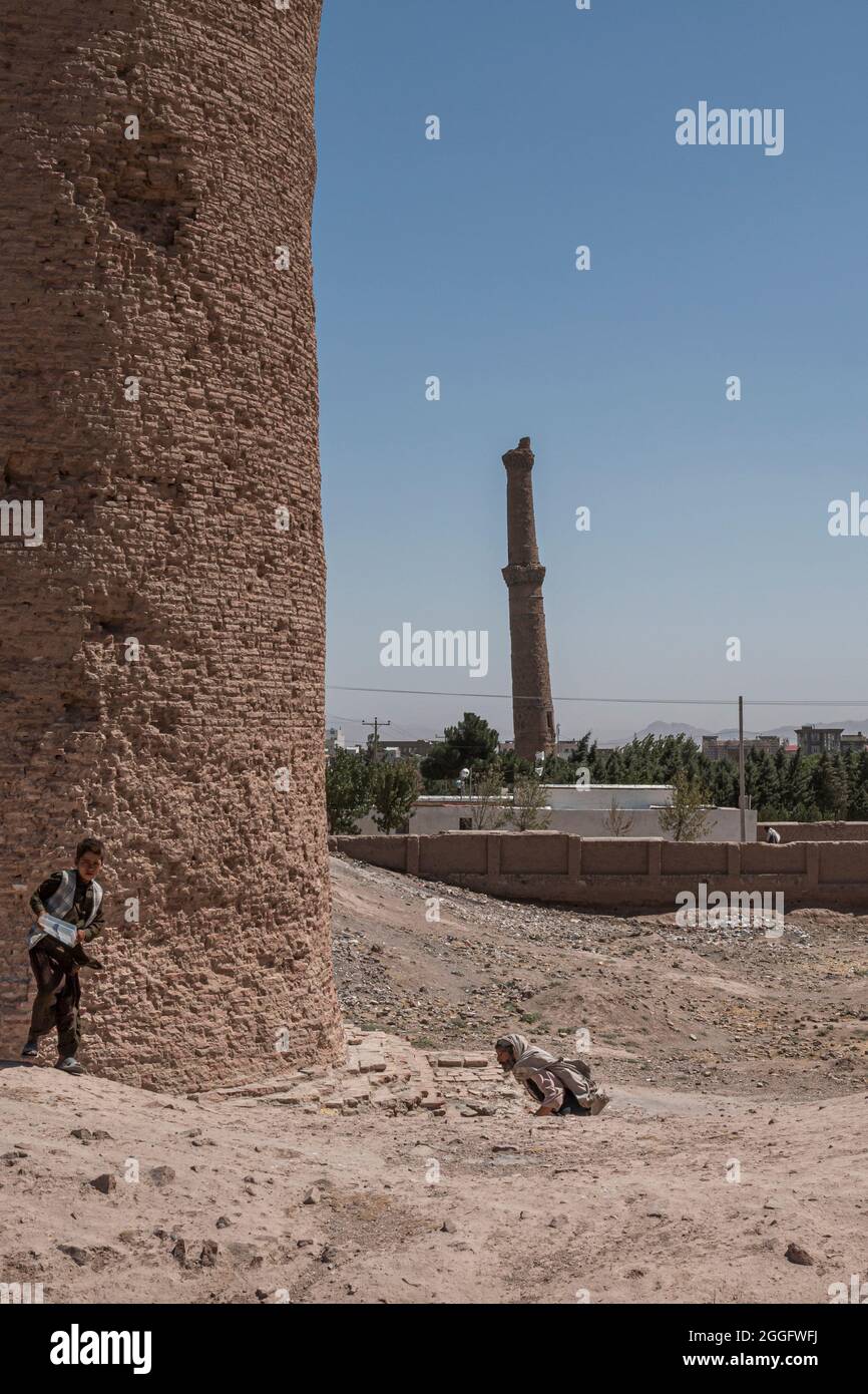Historische Minarette in Herat wurde unter der Herrschaft von Shahrukh Mirza im Jahr 1438 in Afghanistan gebaut Stockfoto