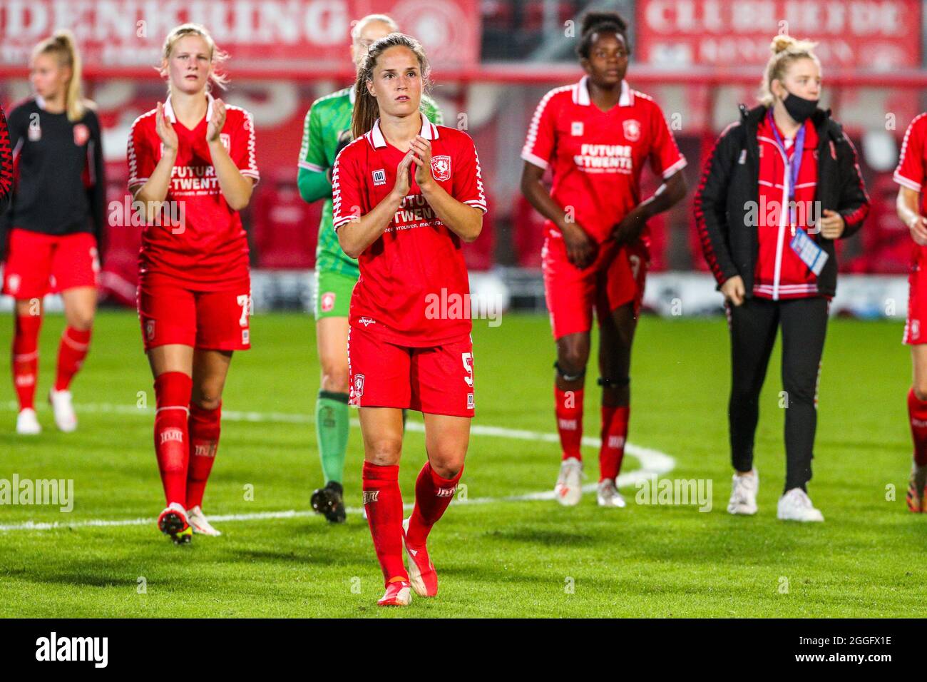 ENSCHEDE, NIEDERLANDE - 31. AUGUST: Marisa Olislagers vom FC Twente während des zweiten Qualifikationsrunden-Spiels der UEFA Women's Champions League 2021/2022 zwischen dem FC Twente und SL Benfica in Grolschveste am 31. August 2021 in Enschede, Niederlande (Foto: Albert ten Hove/Orange Picles) Stockfoto