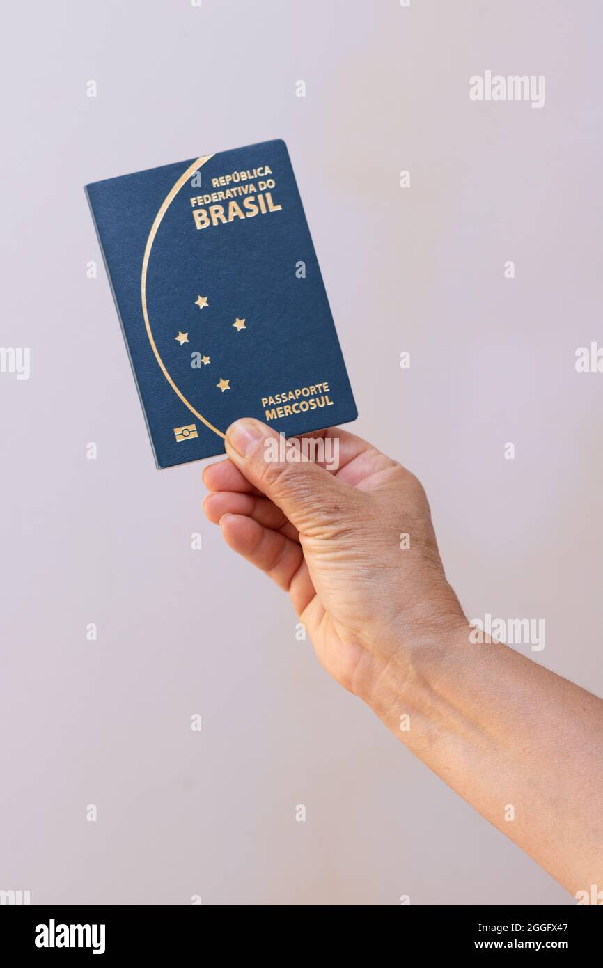 Mit neuem Mercosur Brasilien Pass isoliert auf weißem Hintergrund. Stockfoto