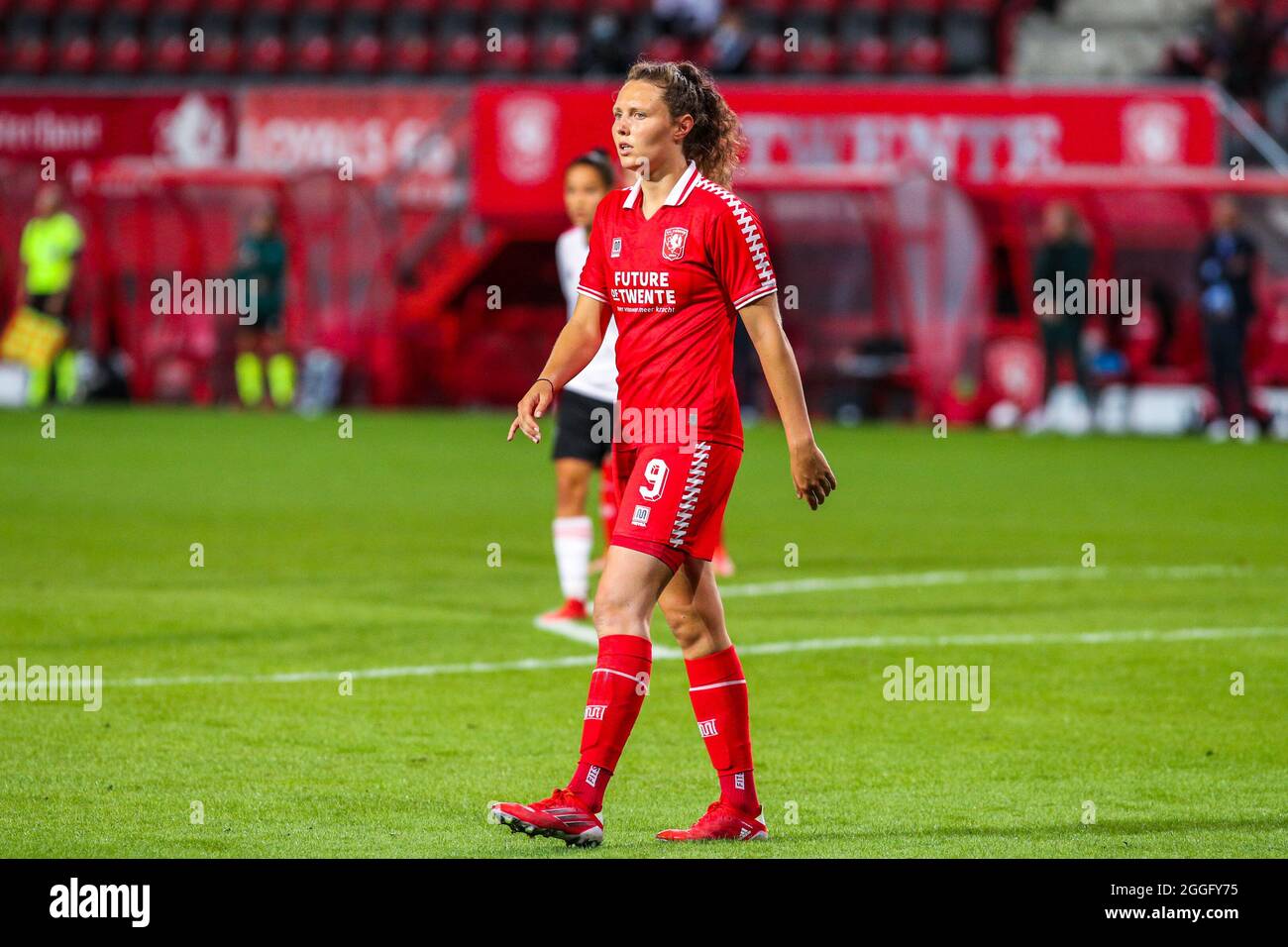 ENSCHEDE, NIEDERLANDE - 31. AUGUST: Fenna Kalma vom FC Twente während der UEFA Women's Champions League 2021/2022 Second Qualifying Round Spiel zwischen FC Twente und SL Benfica in Grolschveste am 31. August 2021 in Enschede, Niederlande (Foto: Albert ten Hove/Orange Picles) Stockfoto