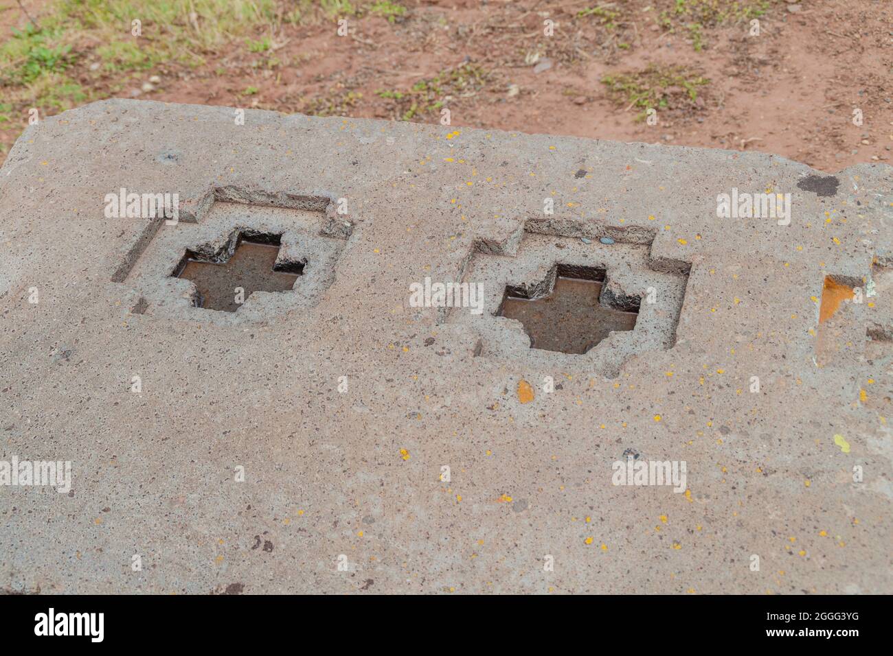 Präzise geschliffener Stein in den Pumapunku Ruinen, präkolumbianische archäologische Stätte, Bolivien Stockfoto