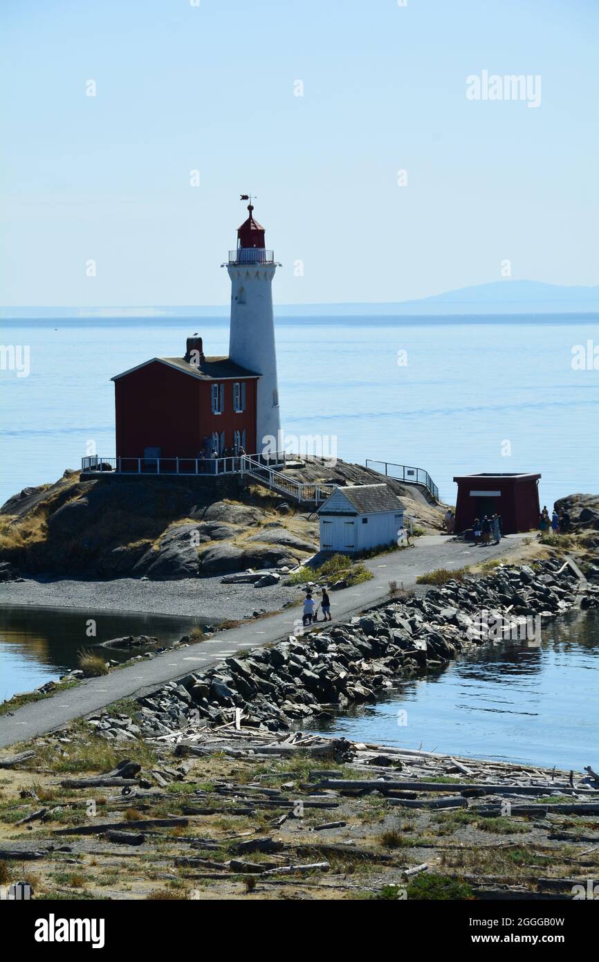 Fisgard Lighthouse im Fort Rodd Hill National Park in Victoria BC, Kanada. Kommen Sie nach Vancouver Island und erkunden Sie Victoria. Stockfoto