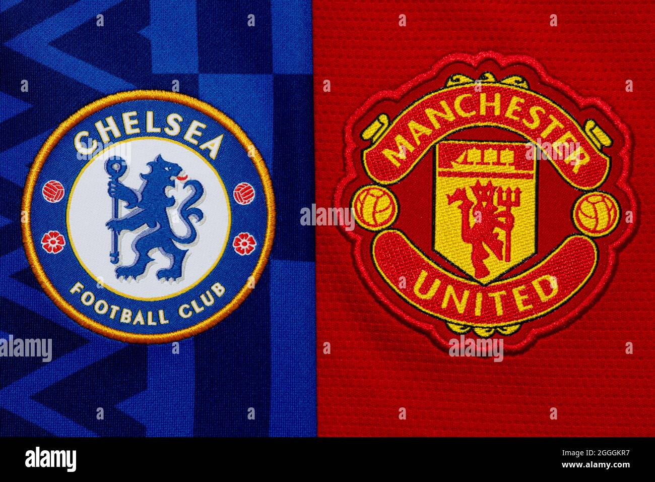 Nahaufnahme des Vereinswappens von Manchester United & Chelsea. Stockfoto