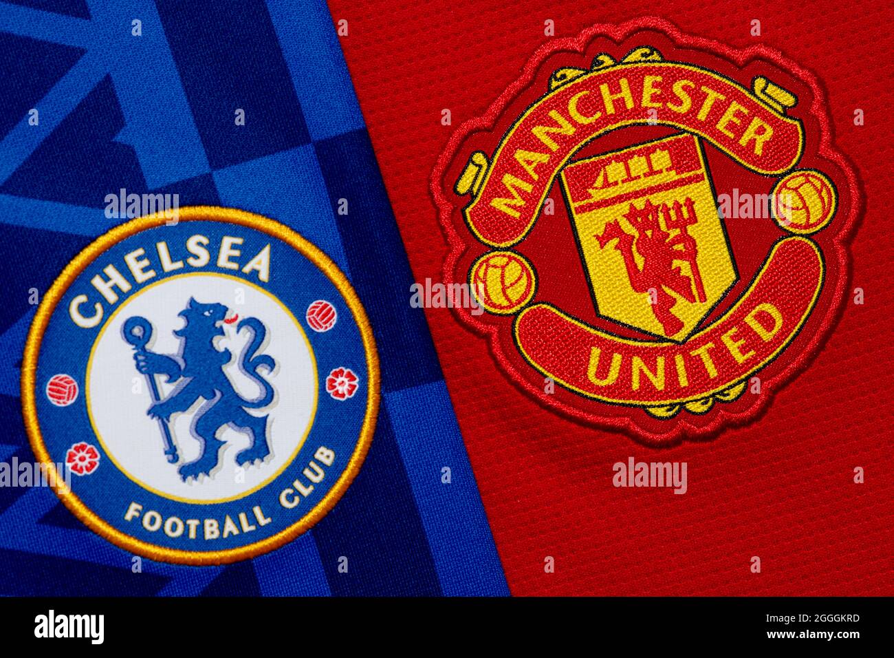 Nahaufnahme des Vereinswappens von Manchester United & Chelsea. Stockfoto