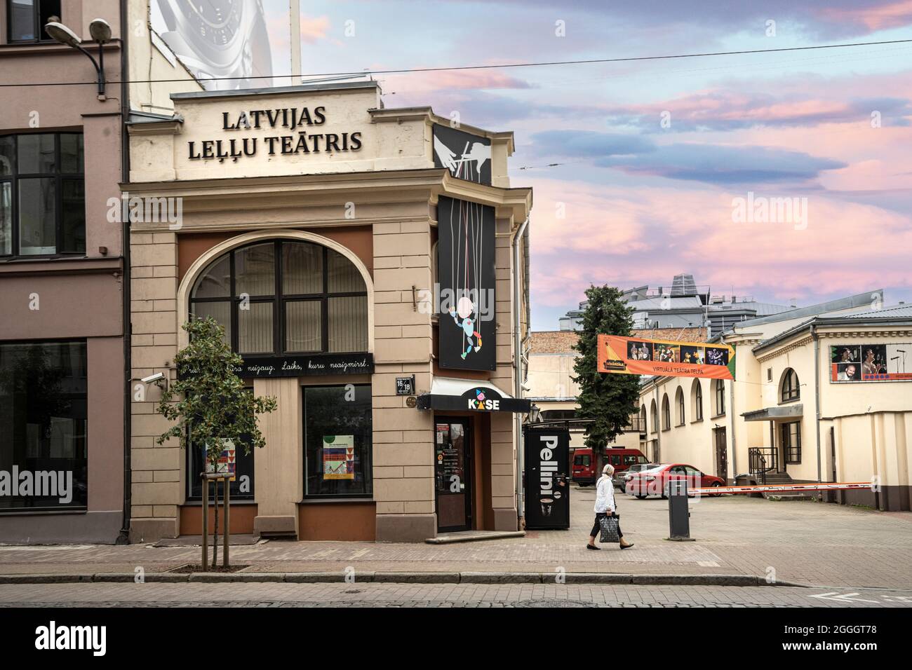 Riga, Lettland. August 2021. Der Blick im Freien auf das Latvia Puppentheater im Stadtzentrum Stockfoto