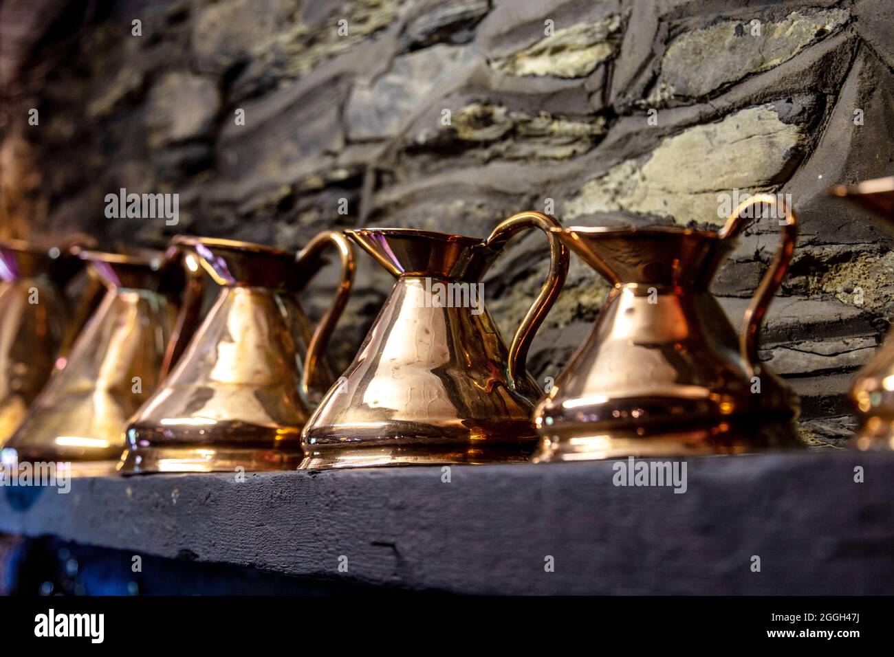Dekorative Kupferkrug im Ty Gwyn Hotel Inn, Betws Y Coed, Snowdonia, Wales, Großbritannien Stockfoto