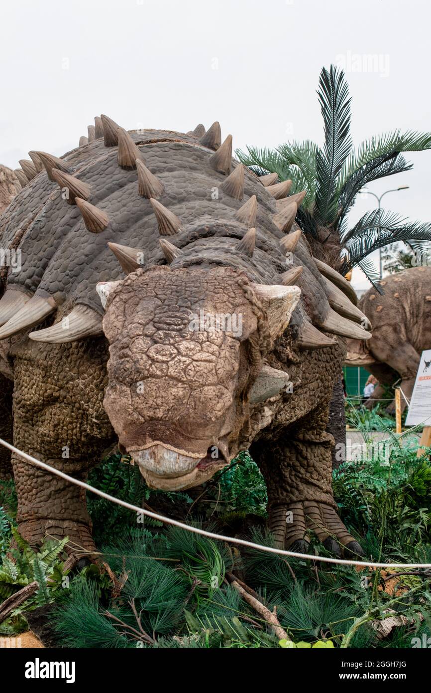 GÖTEBORG, SCHWEDEN - 13. August 2021: Ein Foto, das bei der Ausstellung Megalodon Creations in Heden, Schweden, aufgenommen wurde und prähistorische Tiere zeigt Stockfoto