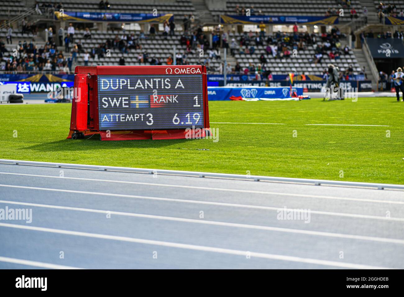 Das elektronische Display zeigt den dritten Versuch auf 6,19 m Höhe von Armand 'Mondo' Duplantis (Men's Pole Vault) von Schweden an, seinen eigenen Weltrekord während der IAAF Wanda Diamond League, Meeting de Paris Athletics Veranstaltung am 28. August 2021 im Charlety Stadion in Paris zu verbessern, Frankreich - Foto Victor Joly / DPPI Stockfoto