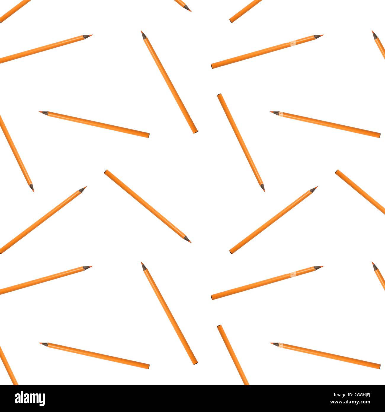 Nahtloses Muster mit orangefarbenen Bleistiften auf weißem Hintergrund. Stockfoto