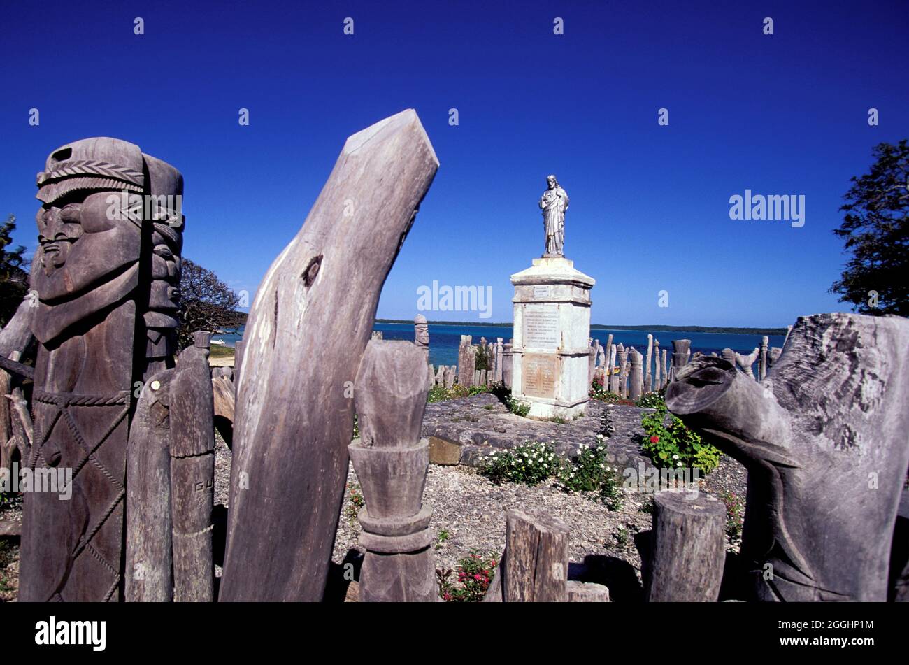 NEUKALEDONIEN, PINIENINSEL, CHRISTUSSTATUE IN DER SAINT MAURICE BAY Stockfoto